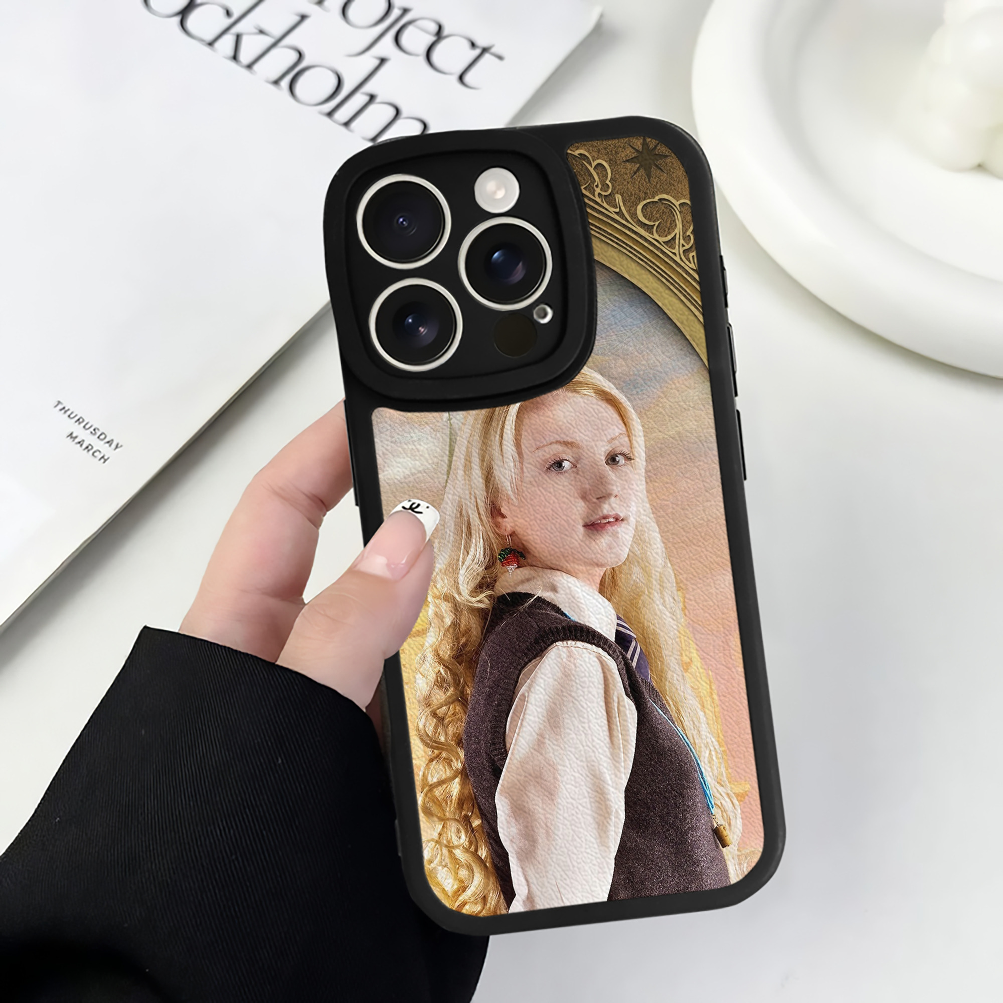 （画像用） Harry Potter ハリー・ポッターシリーズ 【iPhone 16シリーズ対応】シリコンスマホケース（レザー調） 材質：シリコン